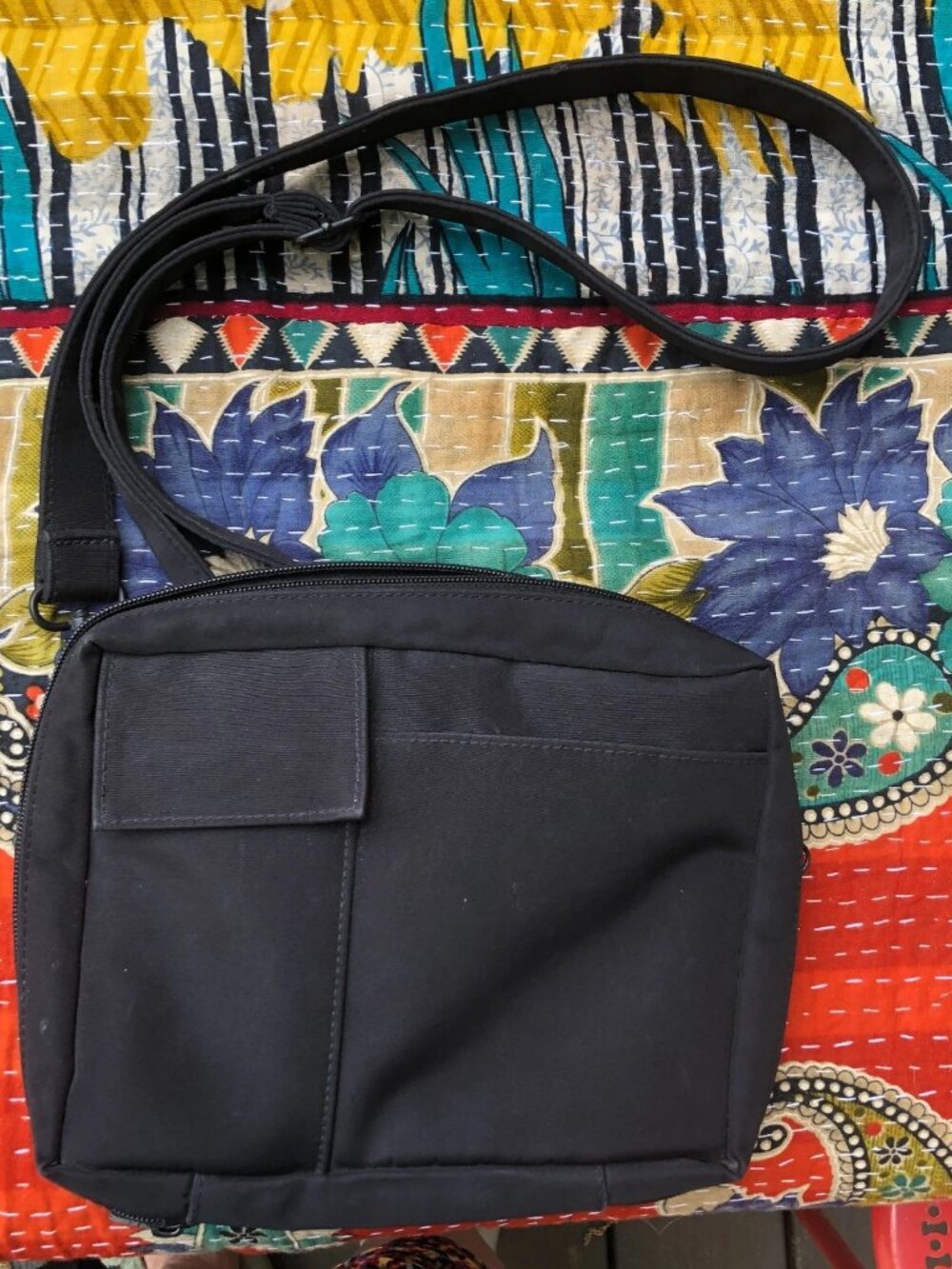 Baggallini Black Nylon Crossbody Travel Organizer Bag, SO MANY POCKETS!!